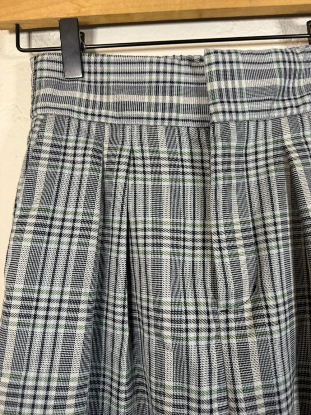 Urban Outfitters Paige glen plaid pleated trousers Size XS